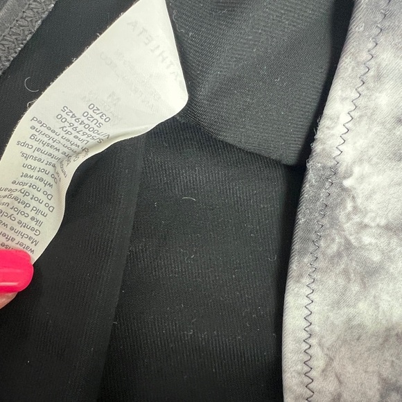 Athleta Supernova Keyhole One Piece Swimsuit Black Size Medium - Picture 8 of 9